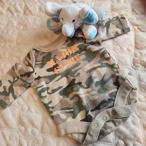 🧸Faded Glory Camouflage Baby Onesie with Orange Accents